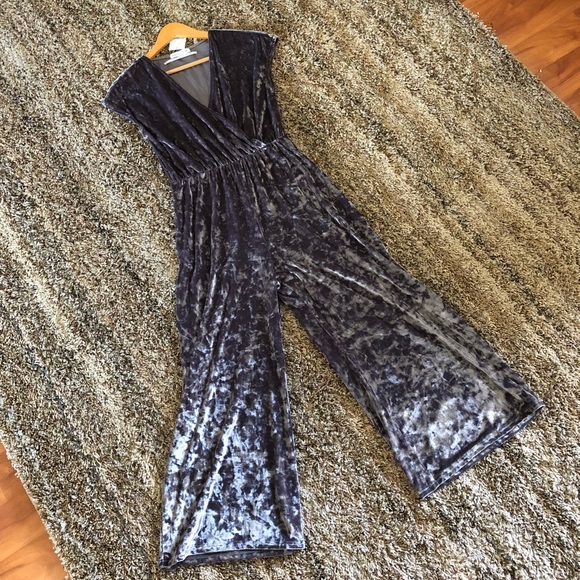 NWT! Urban Outfitters Velvet Jumpsuit! - Picture 4 of 6